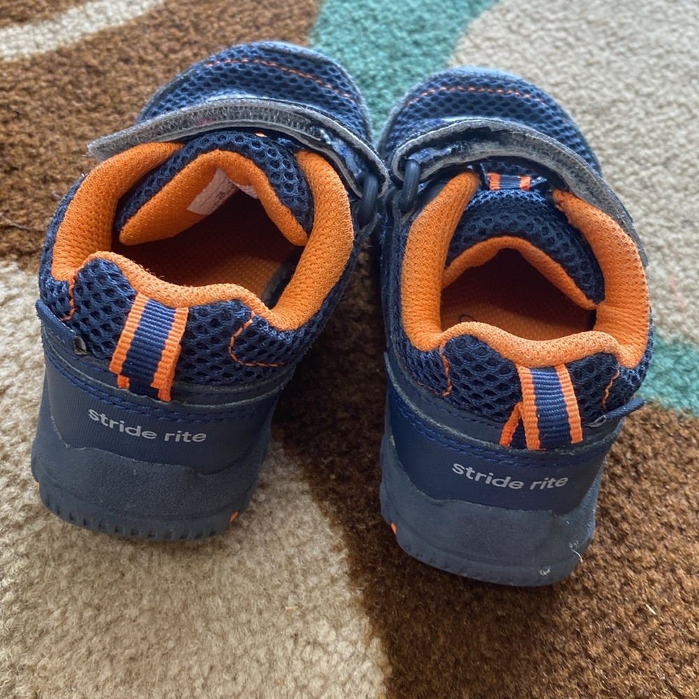 Toddler boys Shoes set of 4 size 6 - Picture 11 of 12